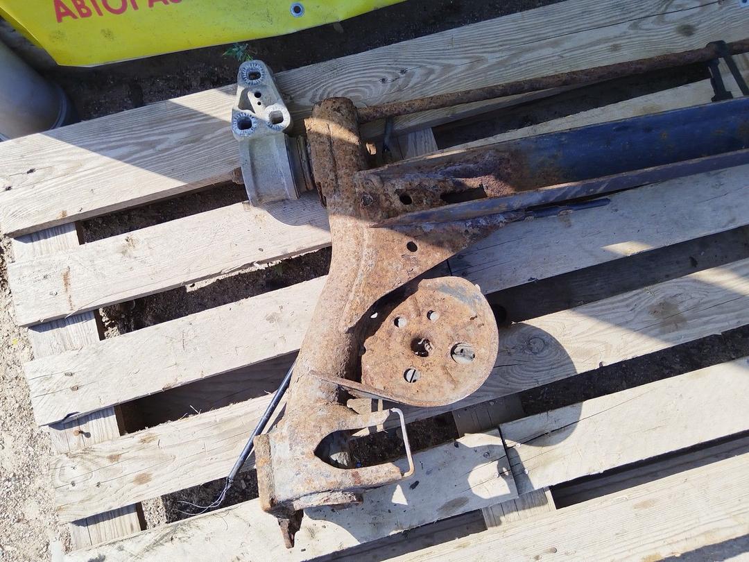 Балка подвески задняя DWYVBW Volkswagen Passat undefined