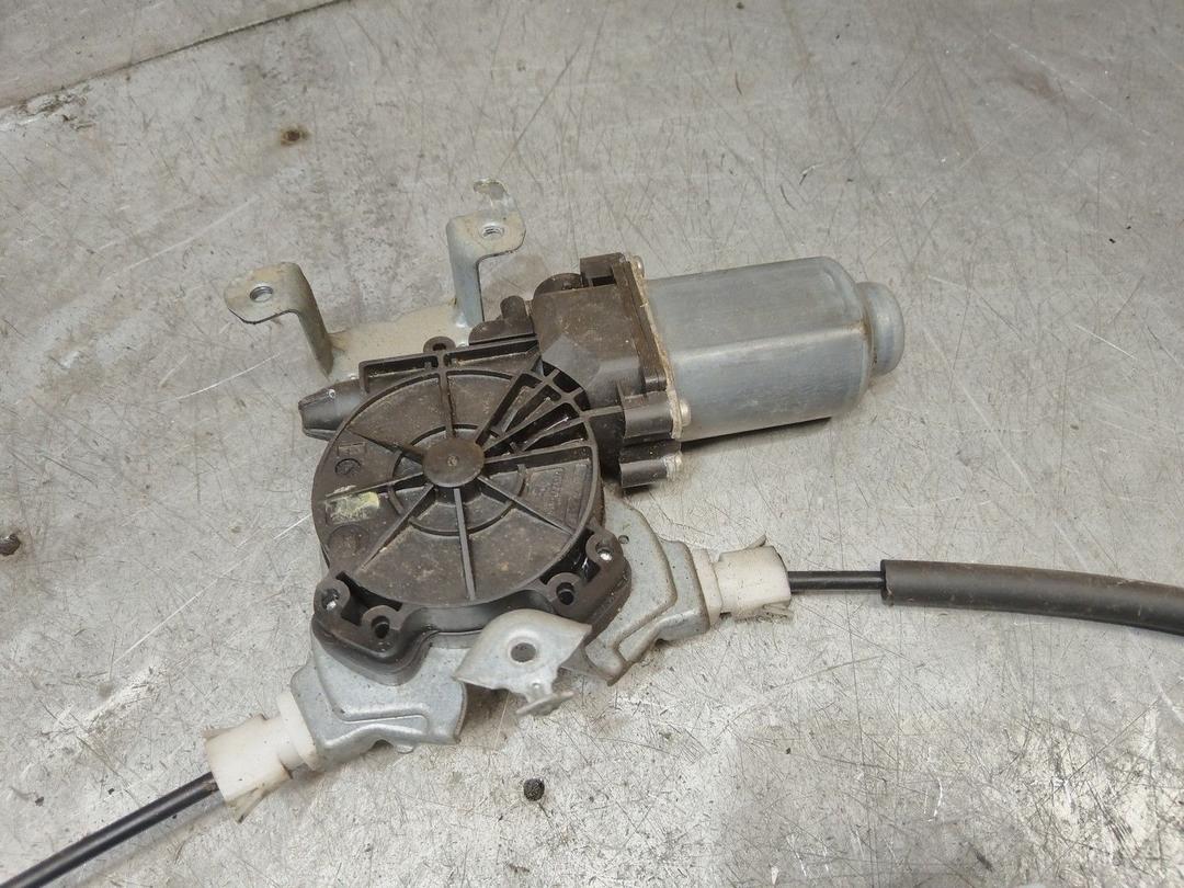 Стеклоподъемник электрический передний правый Y94E78 Nissan Note купить