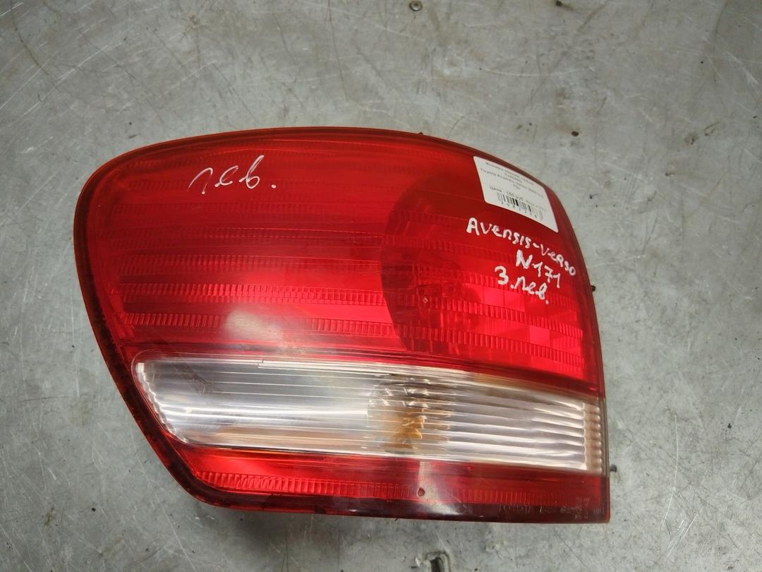 Фонарь задний левый YJA0MQ Toyota Avensis Verso