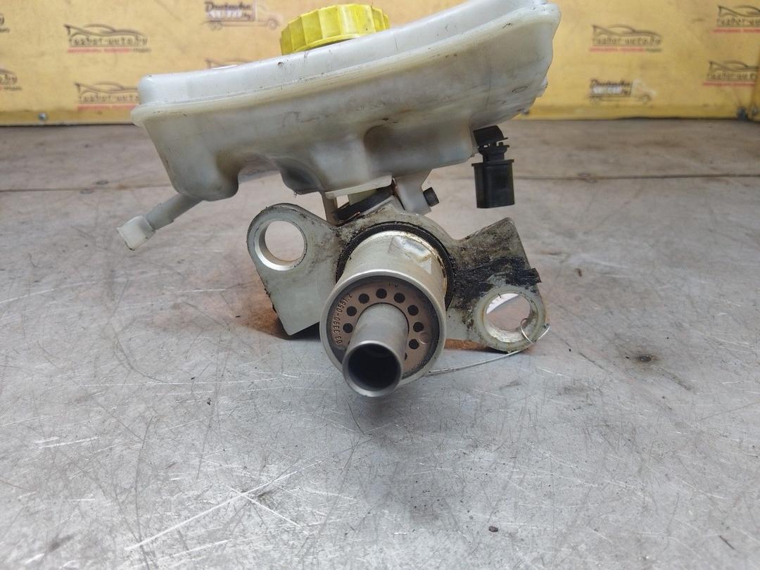 Цилиндр тормозной главный R40OLF Audi A4 купить в магазине запчастей бу