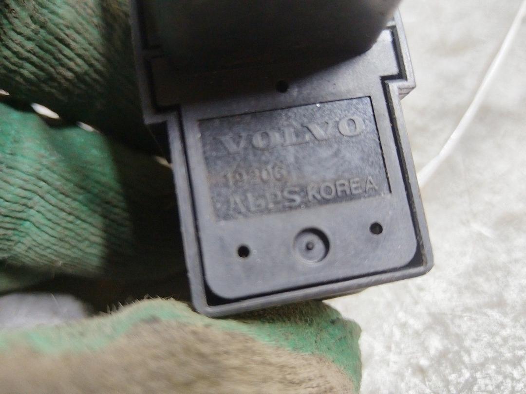 Кнопка стеклоподъемника заднего правого 9V2I6C Volvo S60 купить на авторазборке