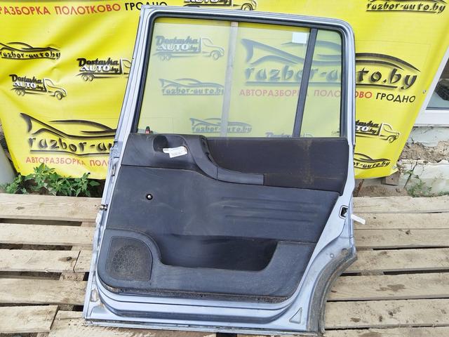 Обшивка двери задней правой (дверная карта) 3HX8YJ Opel Zafira купить