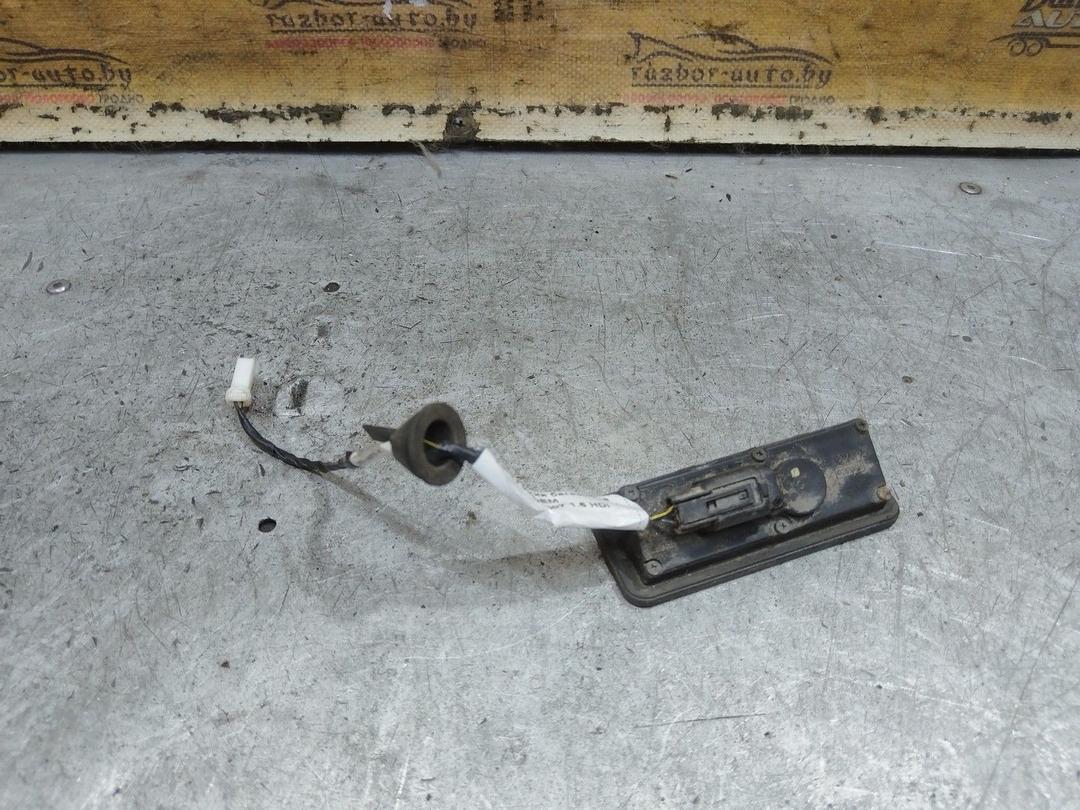 Кнопка открытия багажника Y039EM Ford Focus - Фото 3