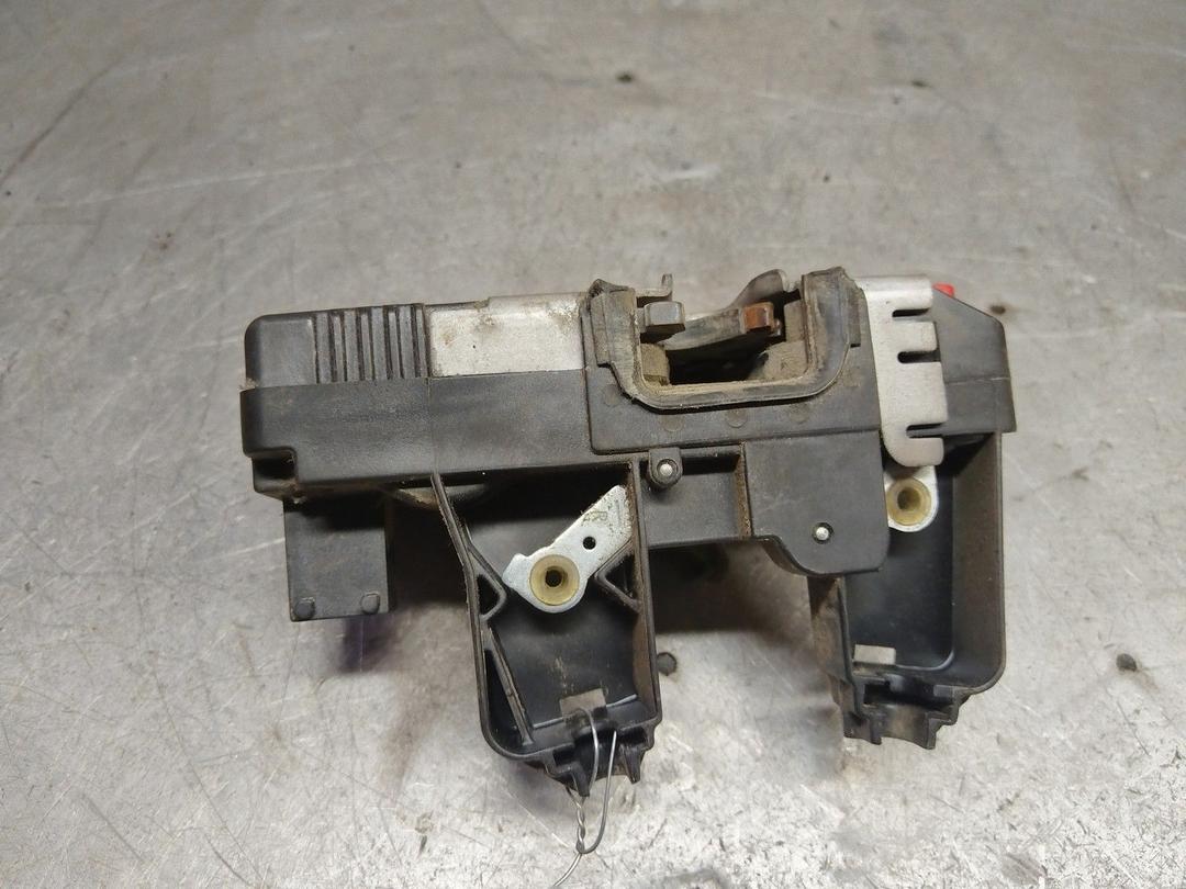 Замок двери задней правой DMYJ3N Opel Astra купить в магазине запчастей бу