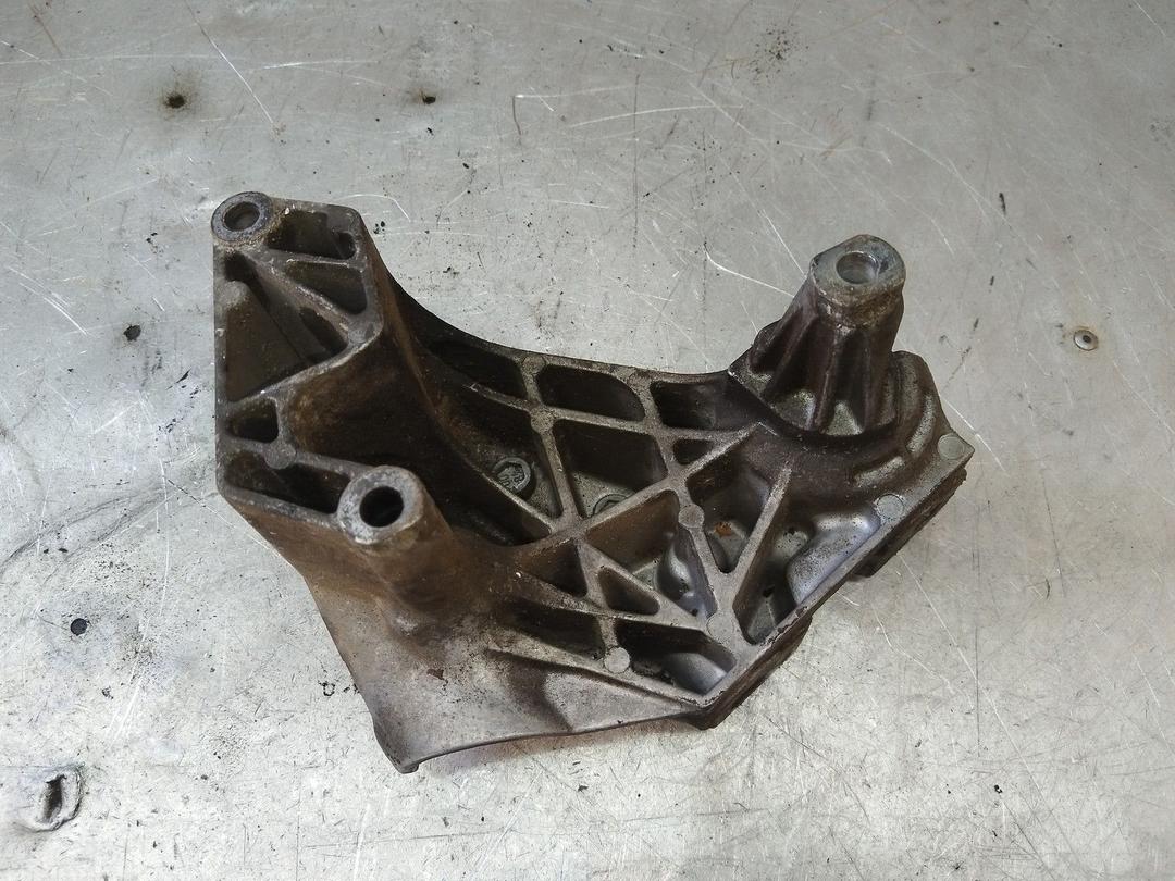 Кронштейн двигателя 1FG1HG Volkswagen Golf - Фото 3