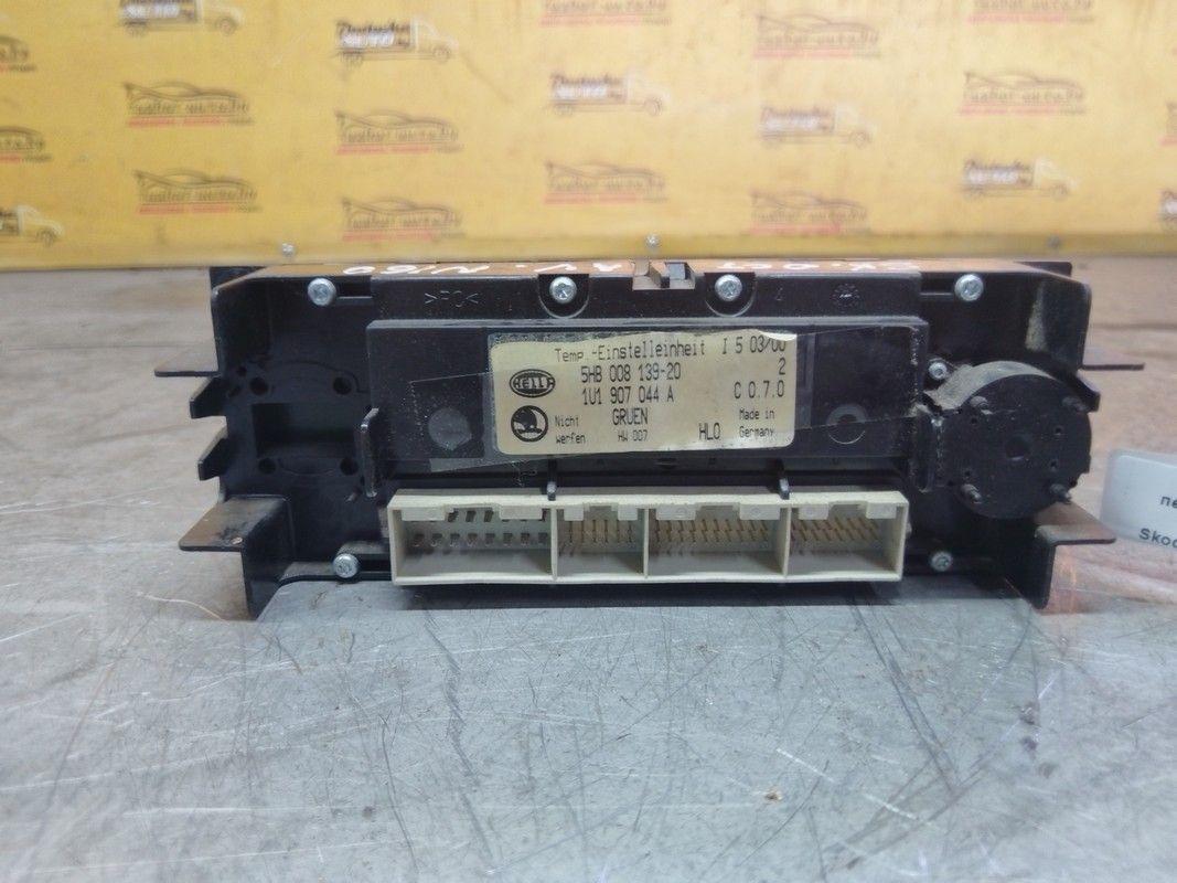 Блок управления печки/климат-контроля TGN555 Skoda Octavia купить с доставкой