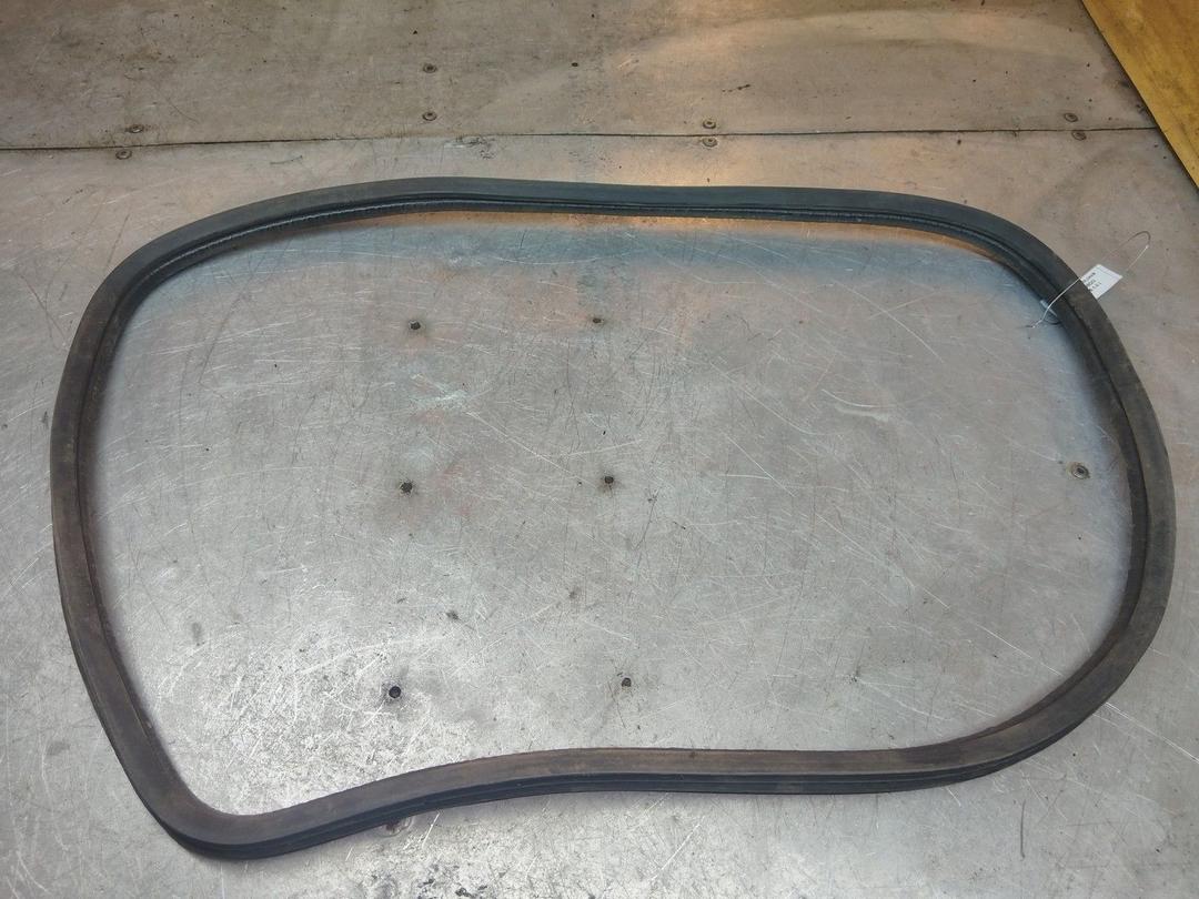 Уплотнитель стекла задней левой двери  ID68QO Toyota Aygo - Фото 2