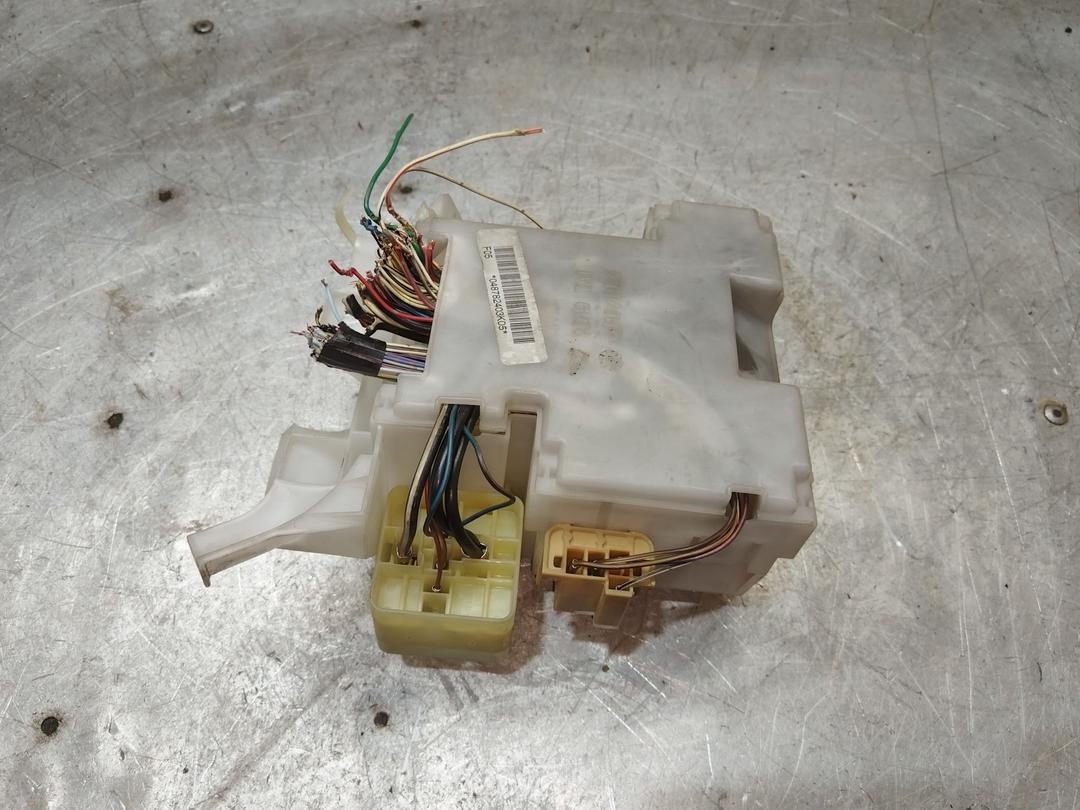 Блок предохранителей V5NIR2 Toyota Corolla купить