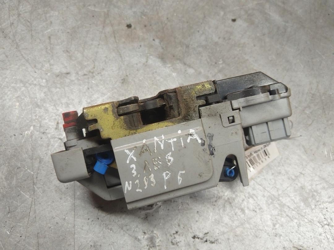 Замок двери задней левой D9N738 Citroen Xantia купить на авторазборке