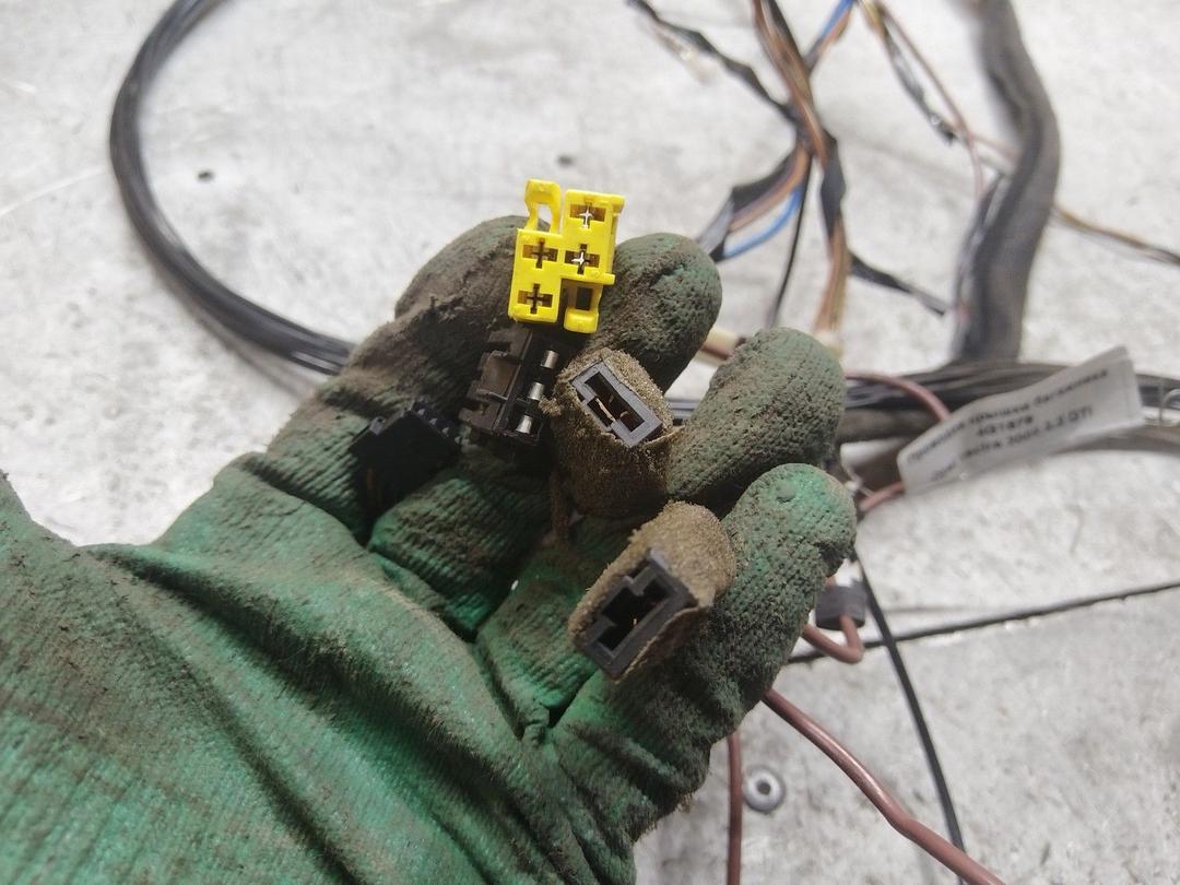 Проводка крышки багажника 4G1679 Opel Vectra купить на авторазборке