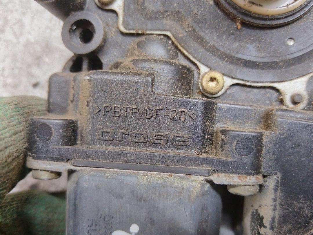 Моторчик стеклоподъемника передний правый 3VJFP1 Audi A4 купить с доставкой