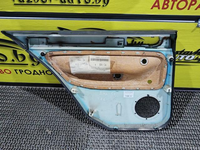 Обшивка двери задней правой (дверная карта) Y66RM8 Volkswagen Golf купить