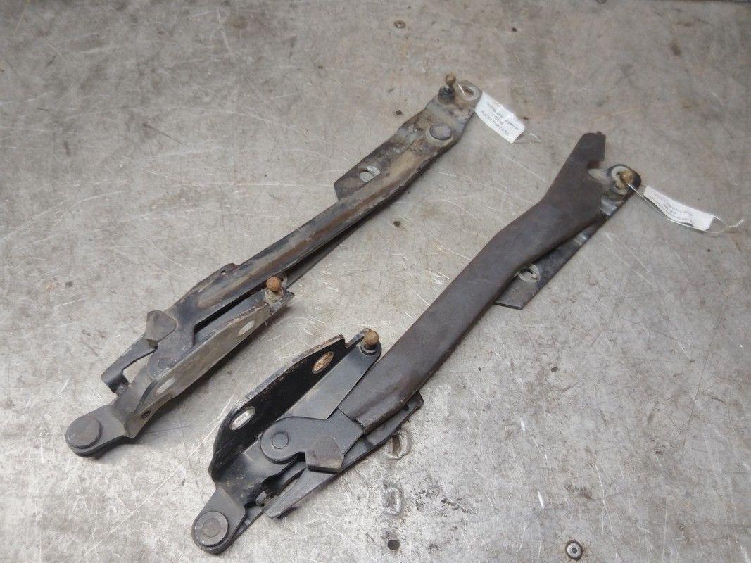 Петля крышки багажника 2YCQR8 Audi 100