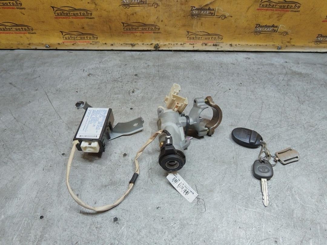 Замок зажигания ZJEJ24 Toyota Corolla