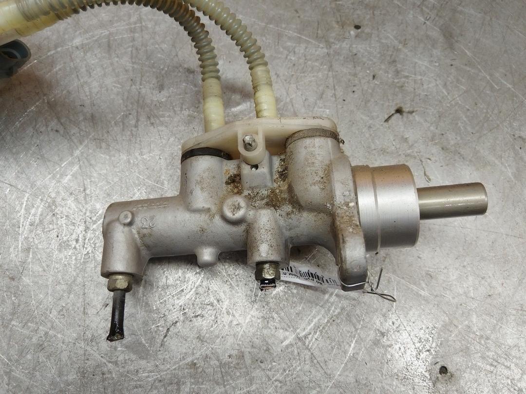 Цилиндр тормозной главный 5YAW8F Opel Meriva купить в магазине запчастей бу