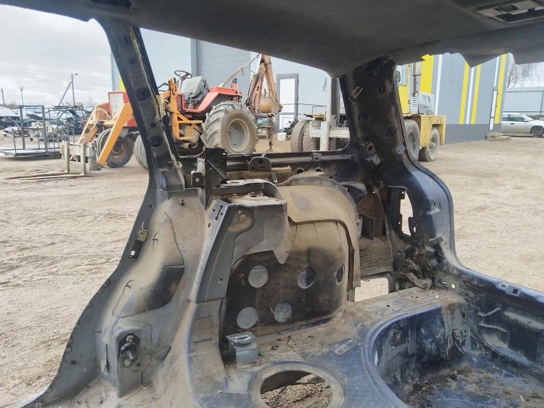 Крыло заднее правое F440YN Audi A4 купить с доставкой. Огромный выбор запчастей и марок авто. У нас есть практически все.