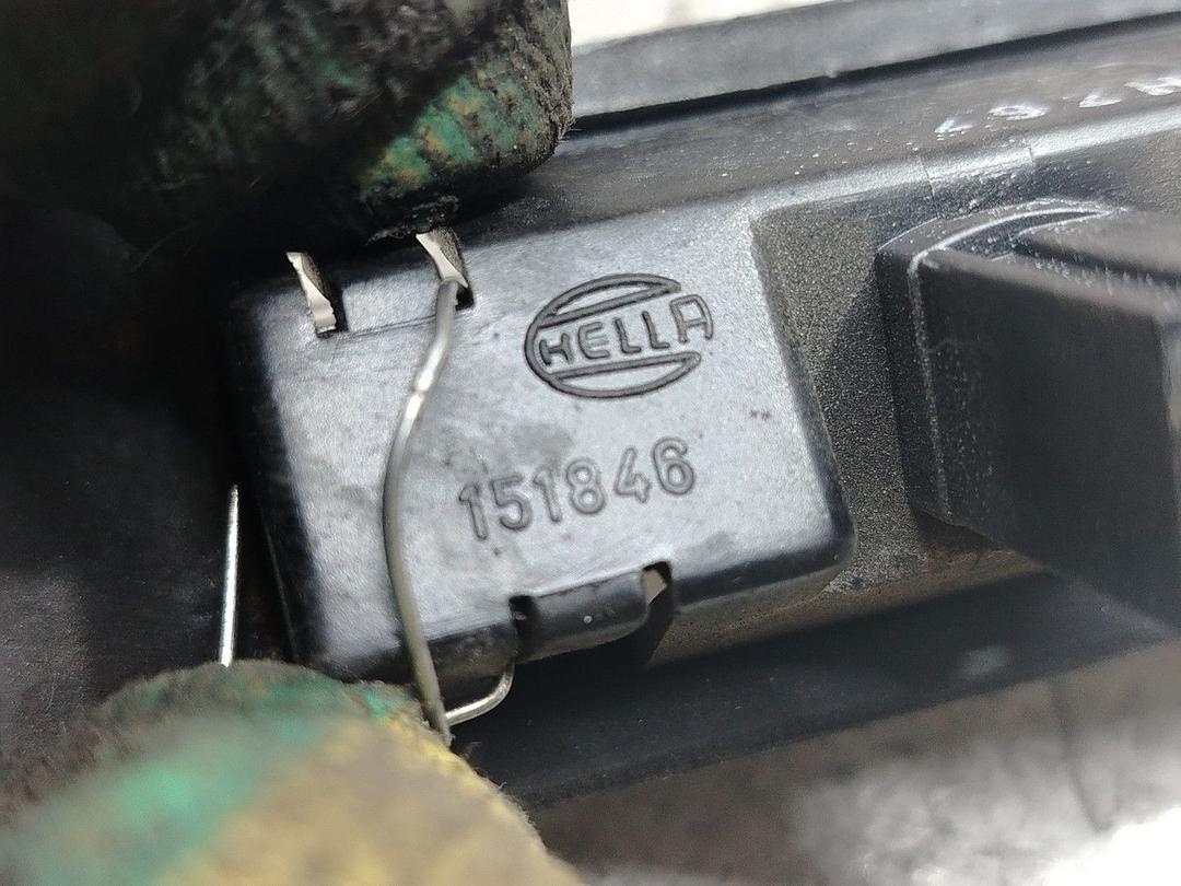 Подсветка номера 9TNWWF Mitsubishi Carisma - Фото 4