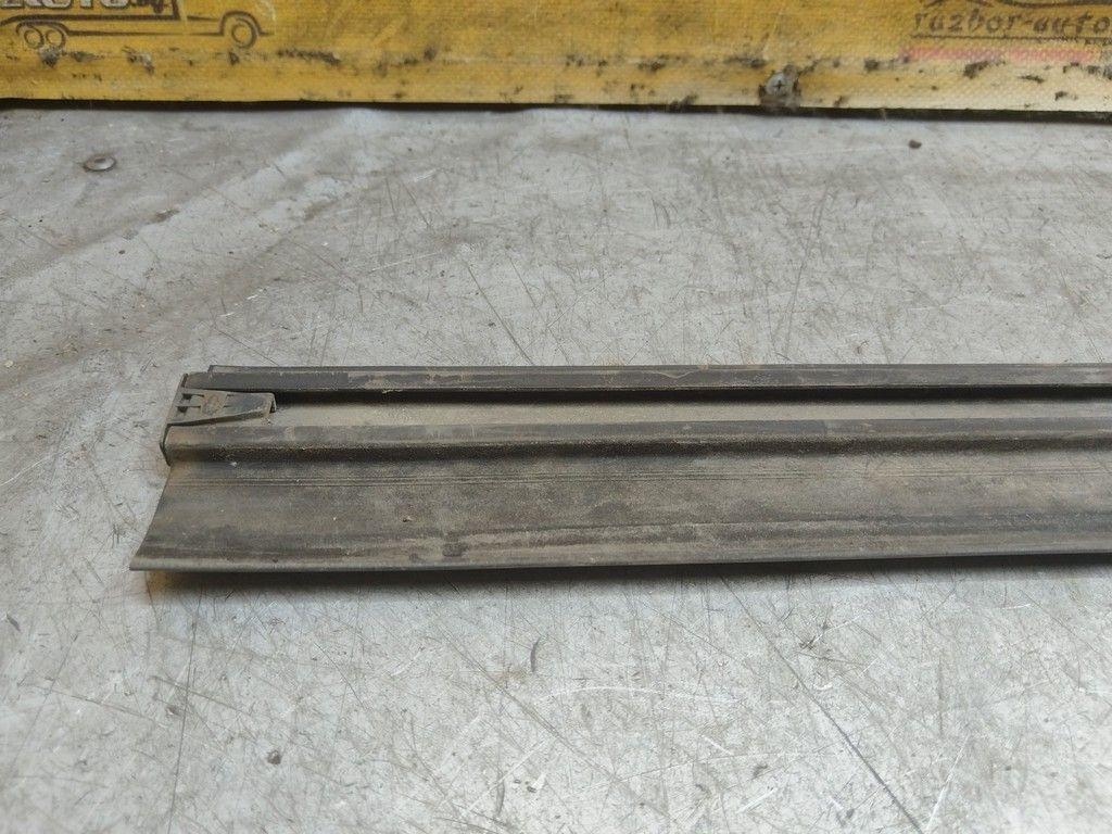 Молдинг двери передней левой S33YFY Audi 100 - Фото 4