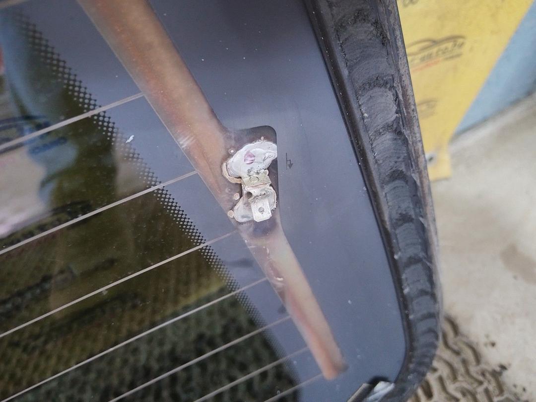 Комплект задних стекол 9N2B2T Hyundai Trajet купить на авторазборке