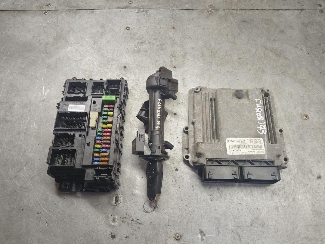 Блок управления двигателем 85GKSA Ford Fusion - Фото 1