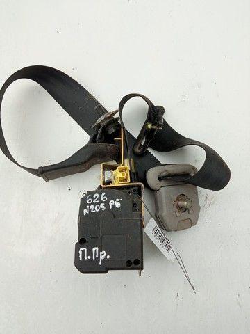 Ремень безопасности передний правый L58S83 Mazda 626