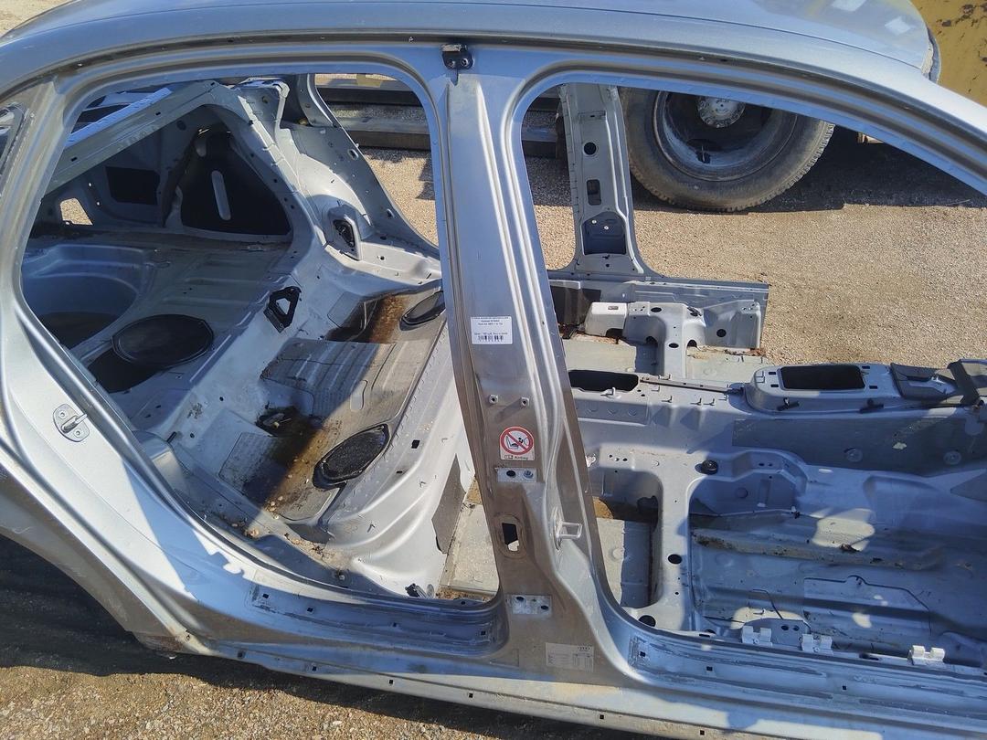 Стойка кузовная центральная правая MY5AI4 Audi A4
