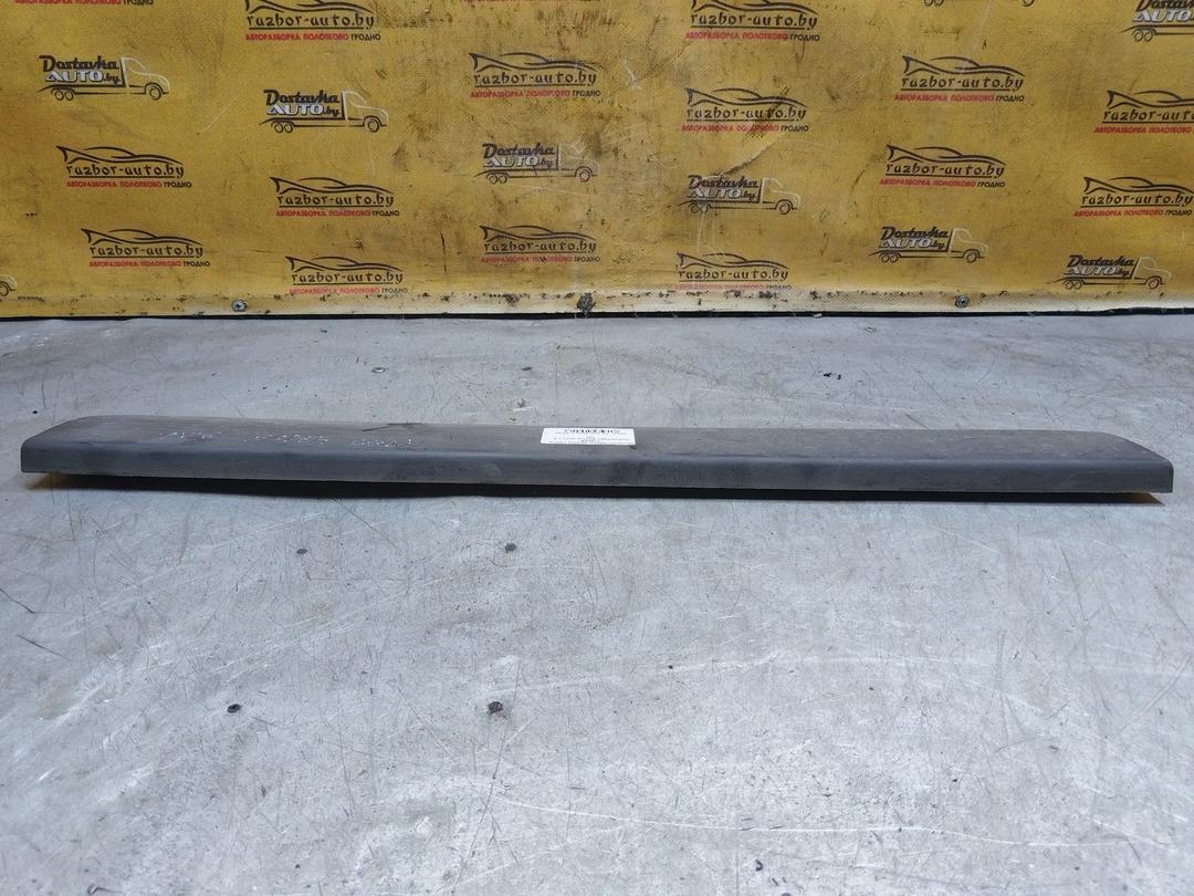 Молдинг двери задней левой 7JA085 Volkswagen Passat купить