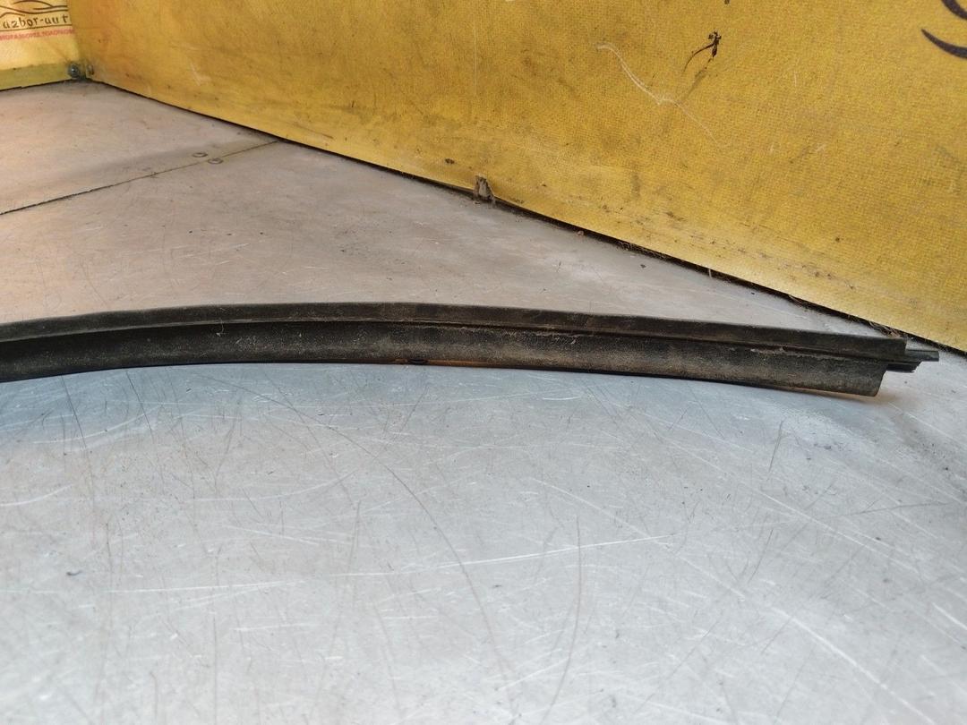 Молдинг стекла двери задней левой наружный 924BNJ Citroen Xsara Picasso купить в магазине запчастей бу