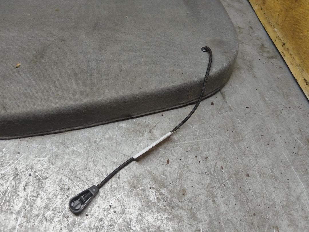 Шторка багажника F28SQI Renault Scenic купить с доставкой