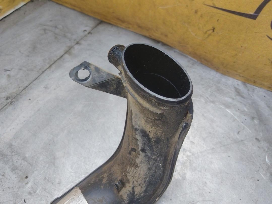 Патрубок турбины 9R058I Peugeot Partner - Фото 2