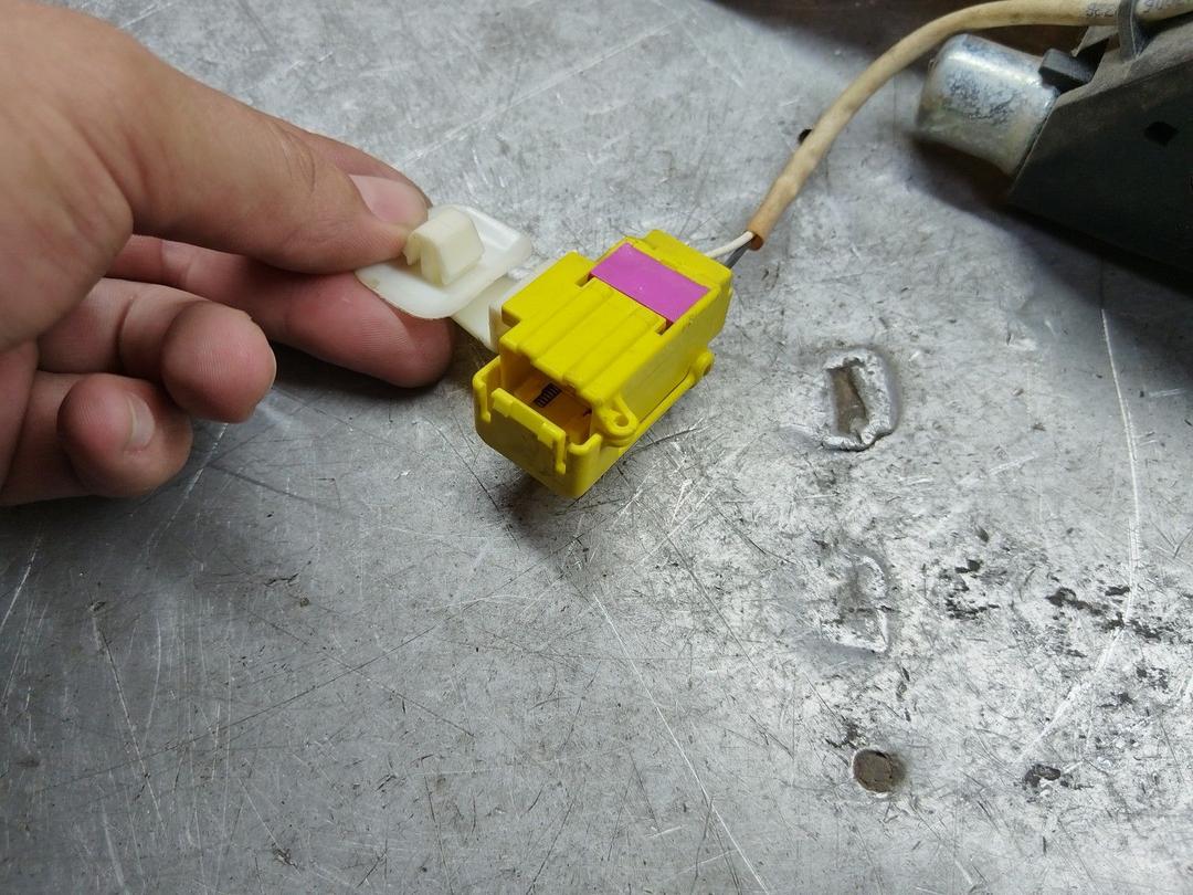 Ремень безопасности передний левый VLKBL1 Volkswagen Passat купить