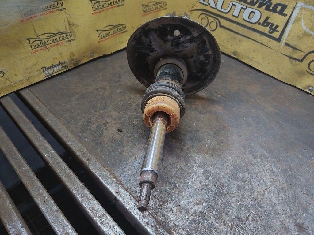 Амортизатор передний левый Y25E27 Mitsubishi Carisma - Фото 2