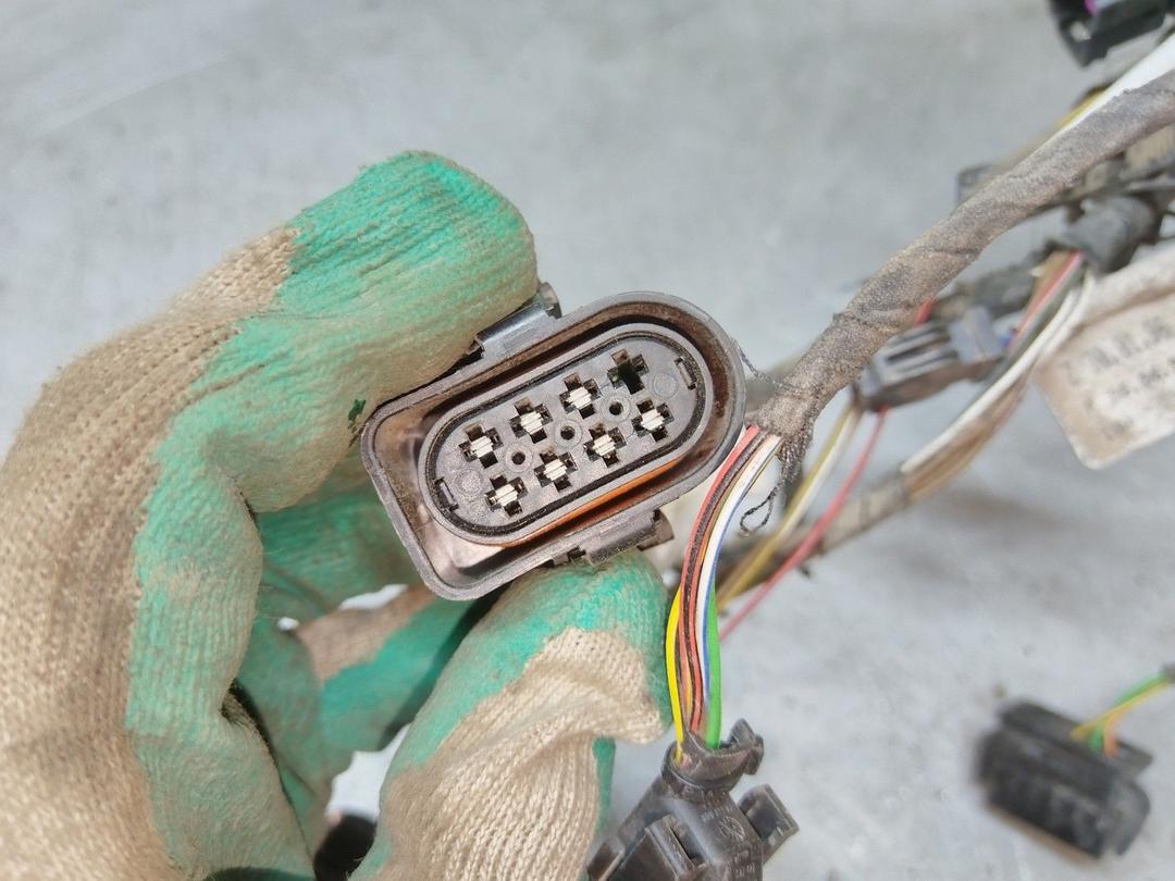 Проводка двери передней левой F7MN5B Audi A4 - Фото 10