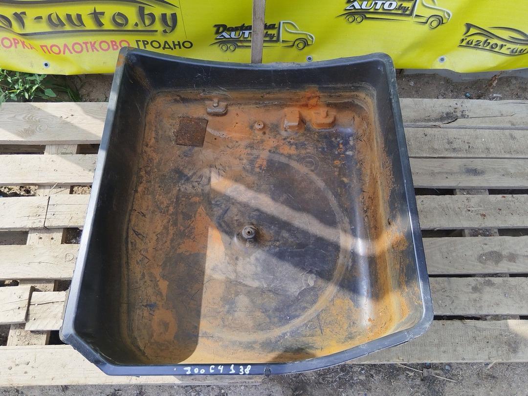 Ниша запасного колеса H10722 Audi 100