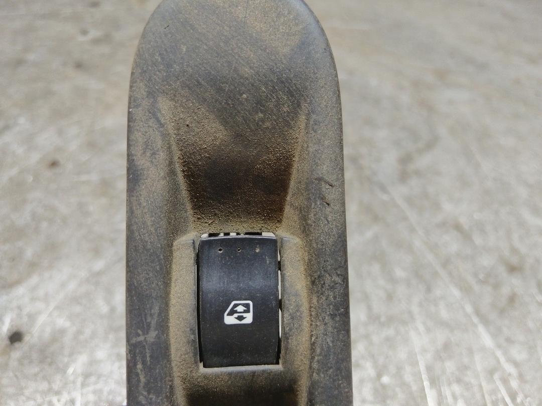 Кнопка стеклоподъемника заднего левого XIW60D Renault Espace - Фото 2