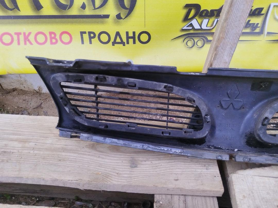 Решетка радиатора RA9TG2 Mitsubishi Carisma купить в магазине запчастей бу