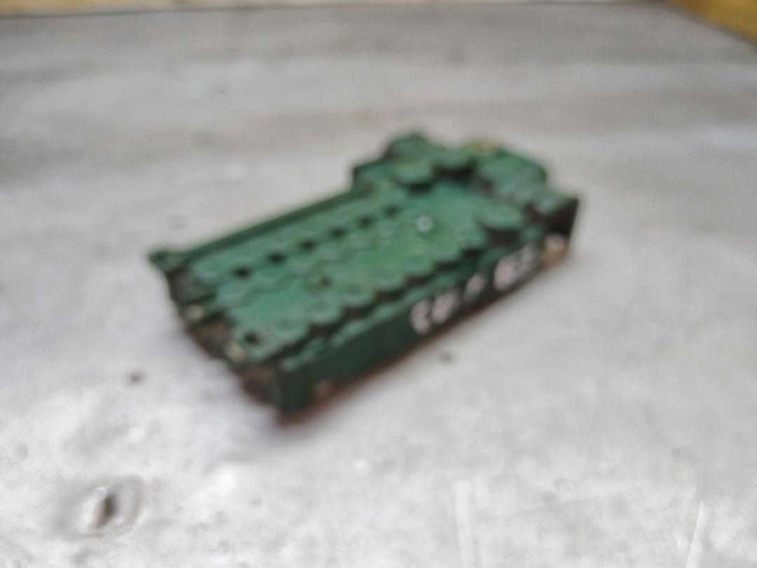 Блок предохранителей D9FT96 BMW 5 E39 купить в магазине запчастей бу