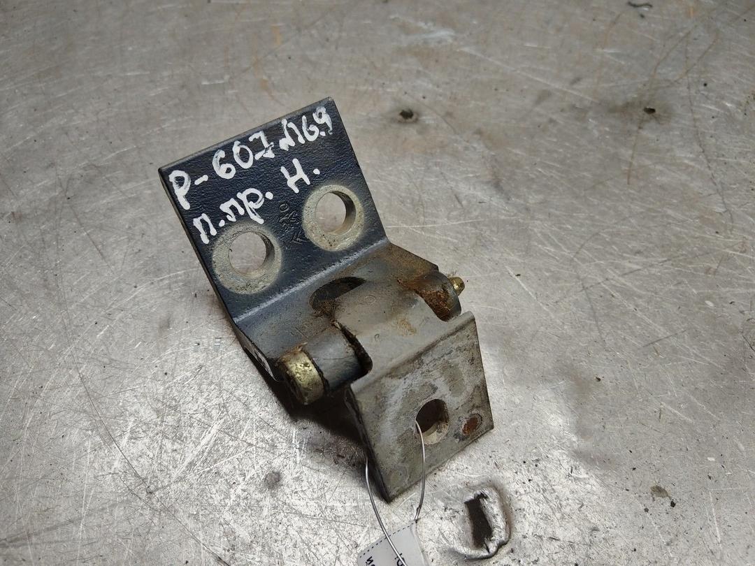 Петля двери передней правой T5L8UU Peugeot 607 купить