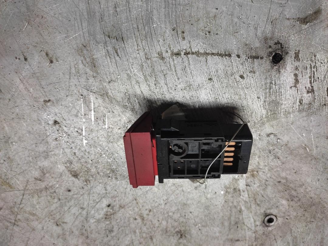 Кнопка аварийной сигнализации FSRLF4 Hyundai Getz купить