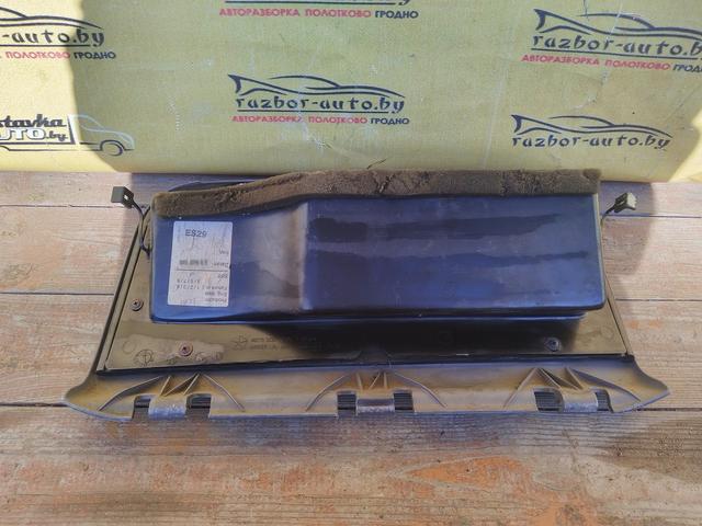 Бардачок M8X8IX Chrysler Voyager купить в магазине запчастей бу
