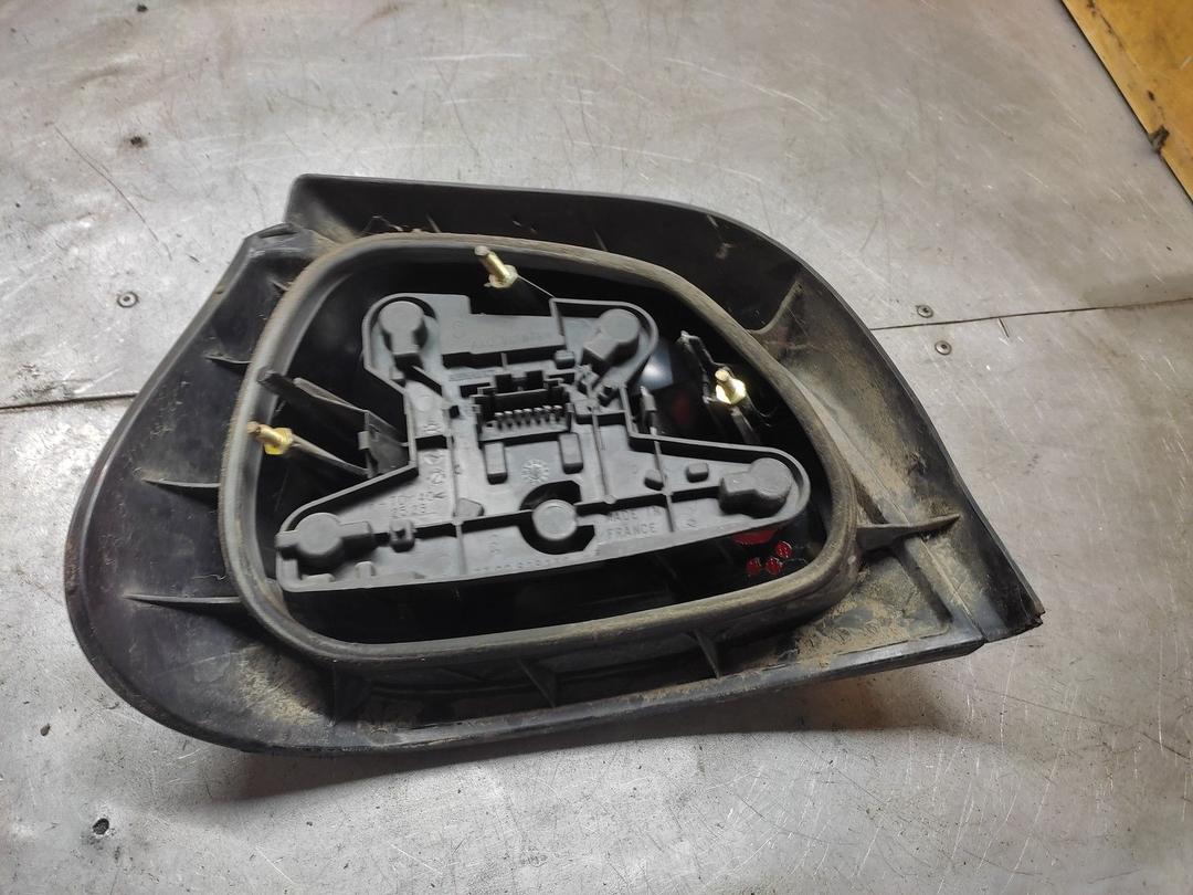 Фонарь задний правый HCDZ53 Renault Megane купить