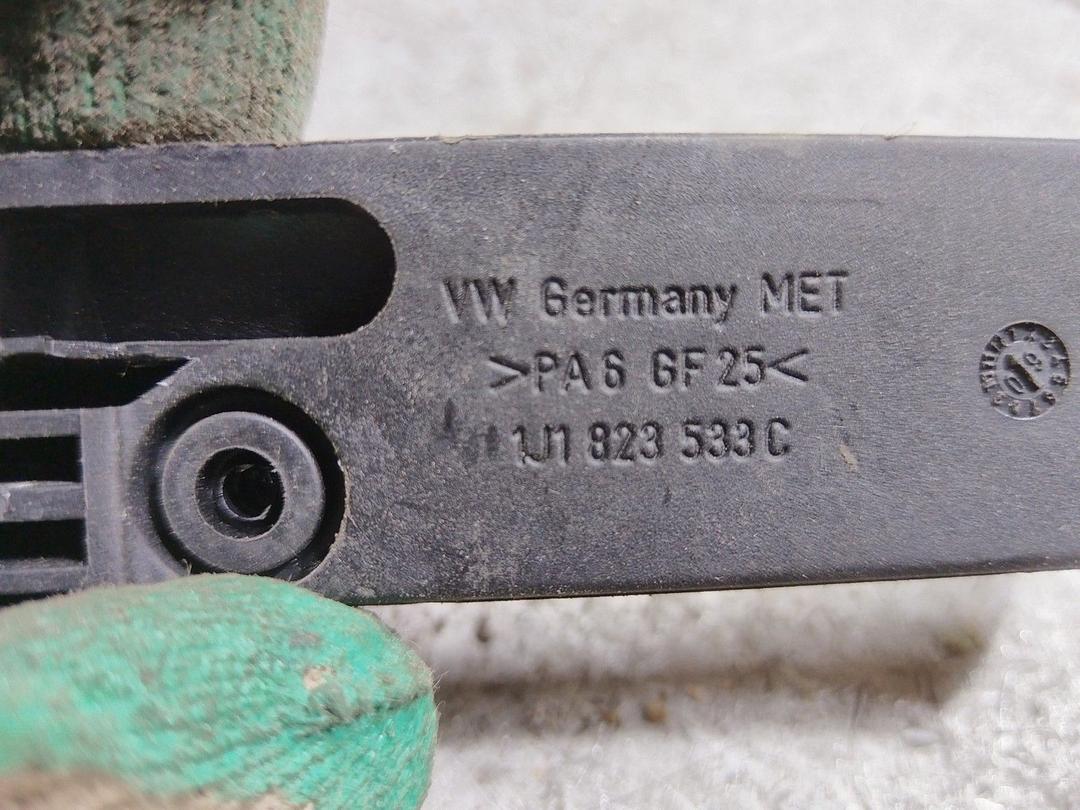 Ручка открывания капота MCZ95Z Skoda Fabia купить в магазине запчастей бу