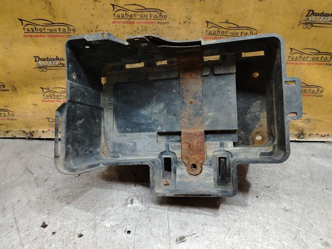 Полка аккумулятора RK0S65 Ford Focus - Фото 1