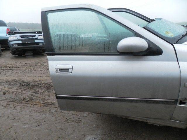 Дверь передняя правая 3ZB8F4 Peugeot 406