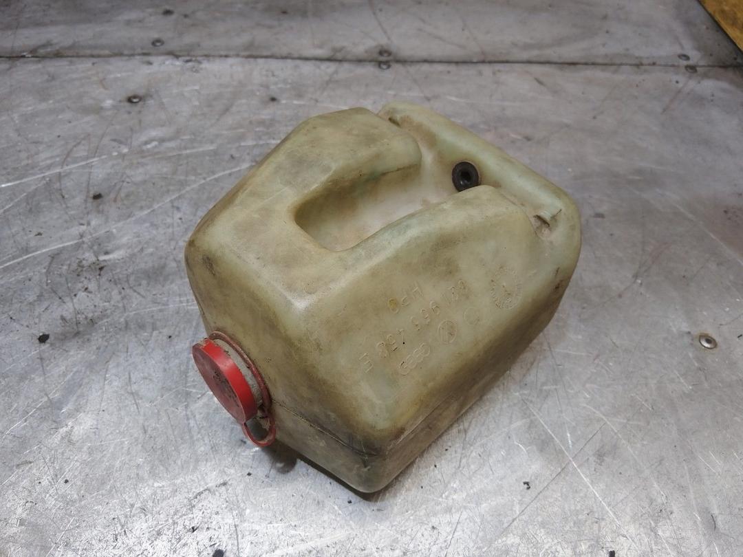 Бачок омывателя 1E8GXD Audi 80 купить