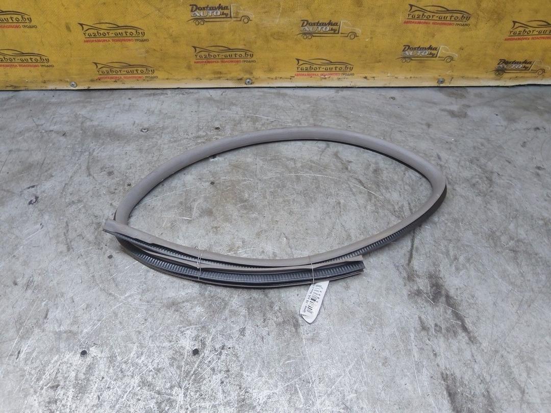 Уплотнитель двери задней правой 43D9G1 Subaru Forester купить в магазине запчастей бу