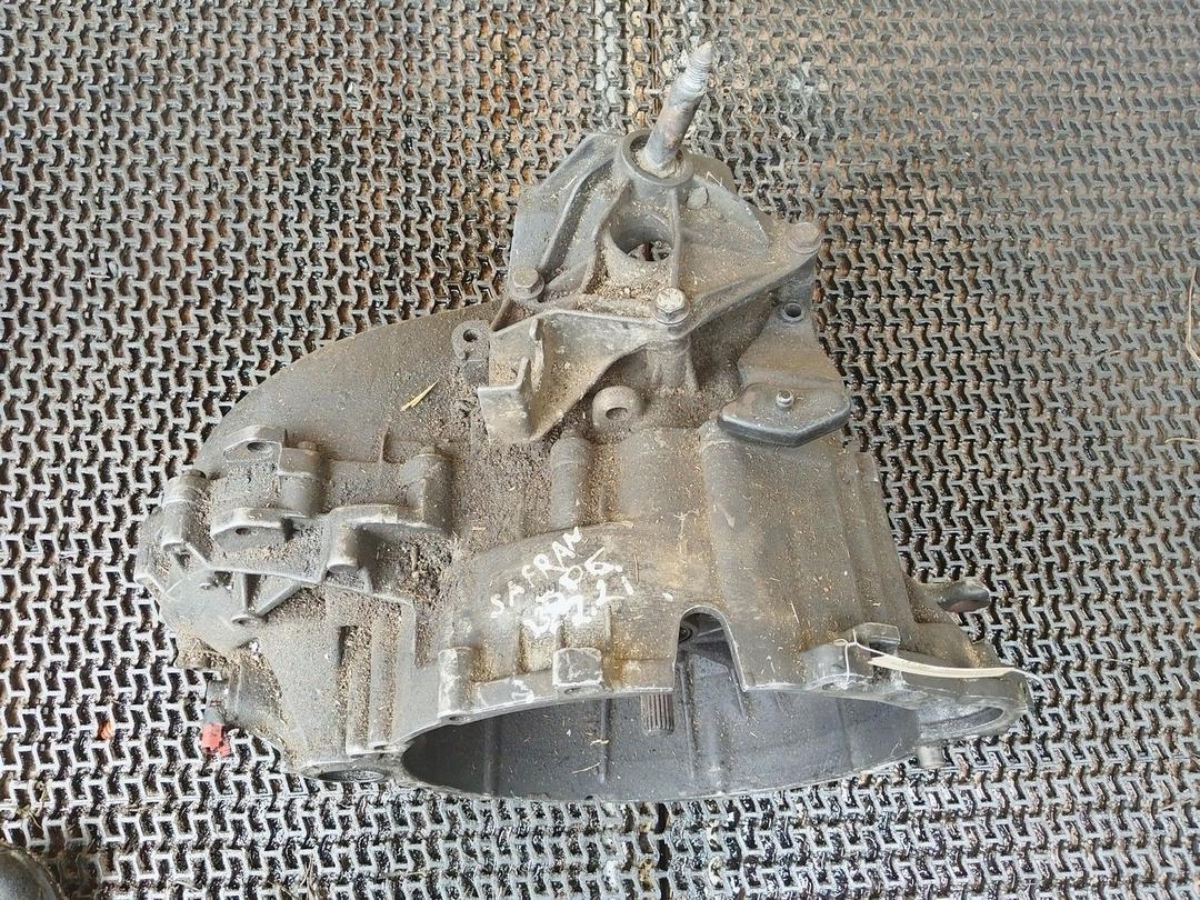 КПП механическая (МКПП) 5-ступенчатая 138D64 Renault Safrane undefined