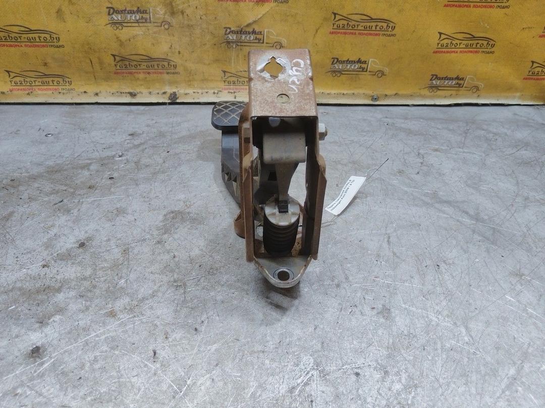 Педаль сцепления WHR5LB Volkswagen Polo купить в магазине запчастей бу