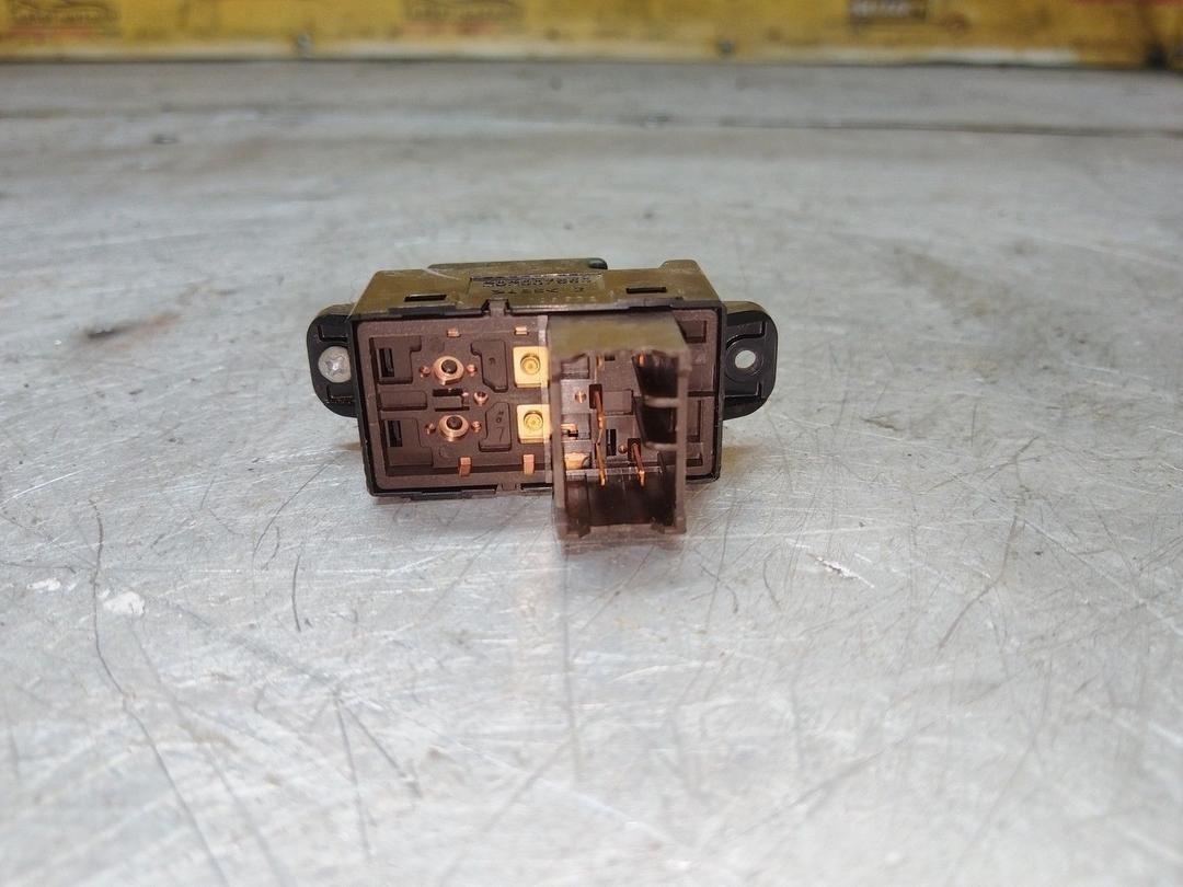 Кнопка стеклоподъемника заднего правого 7WR67E Kia Sorento - Фото 2