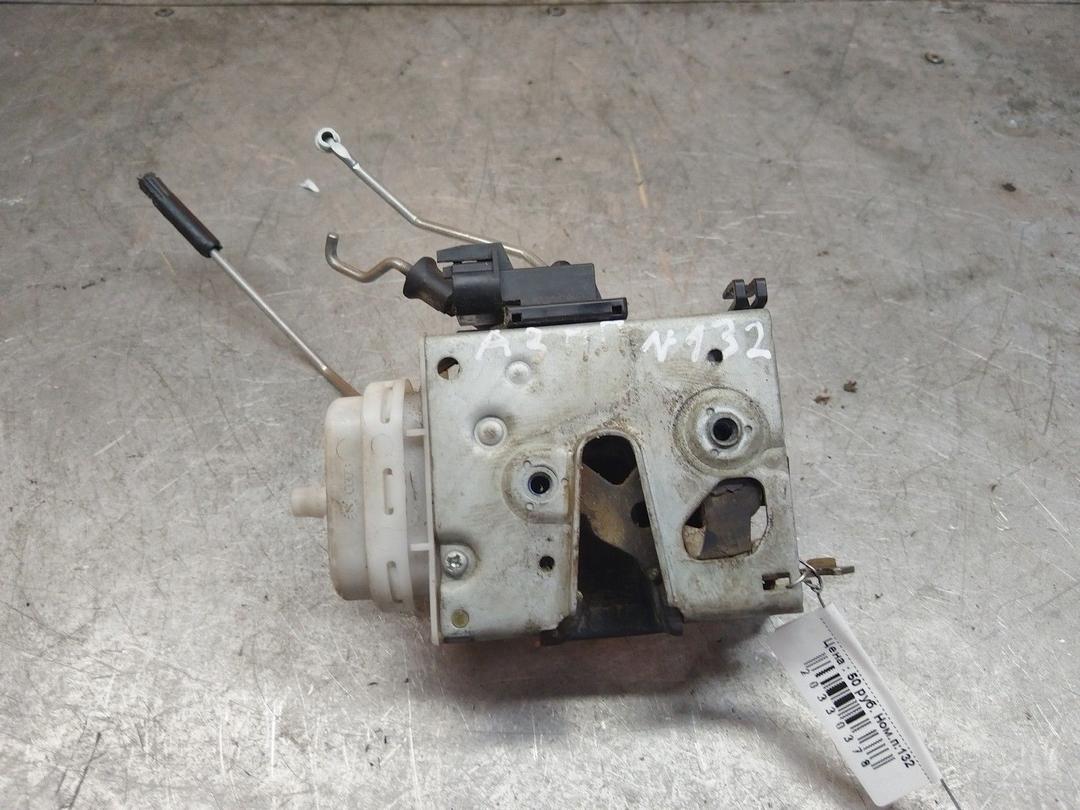 Замок двери передней правой F3COW6 Audi A3 - Фото 1